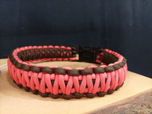 Dögös "Duplakobra" Paracord Nyakörv