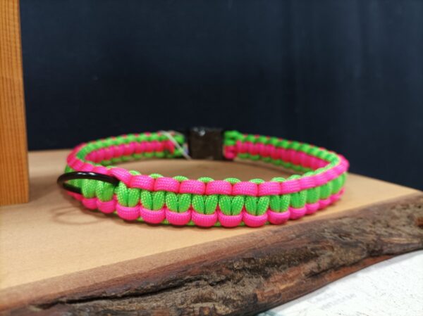 Dögös „Kobra” Paracord Nyakörv