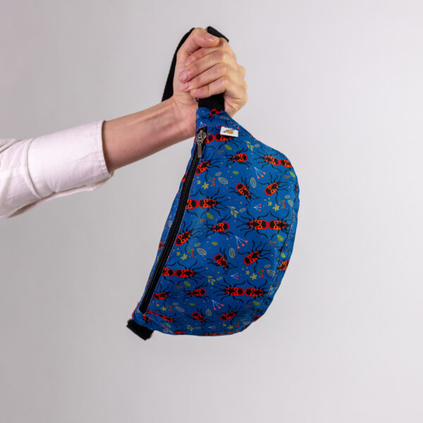 Fancy Flea Design – Bodobács kék övtáska